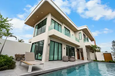 4 Bedroom House for Sale at Perla Villa